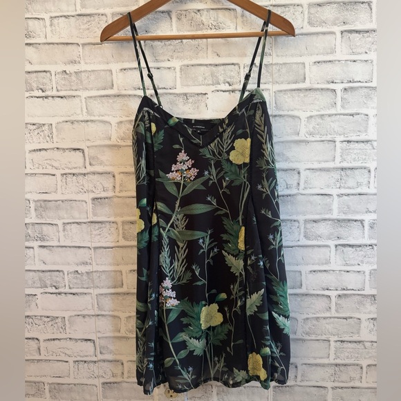 Olivaceous Dresses & Skirts - Women’s Olivaceous black wild flower print sleeveless adjustable strap dress M